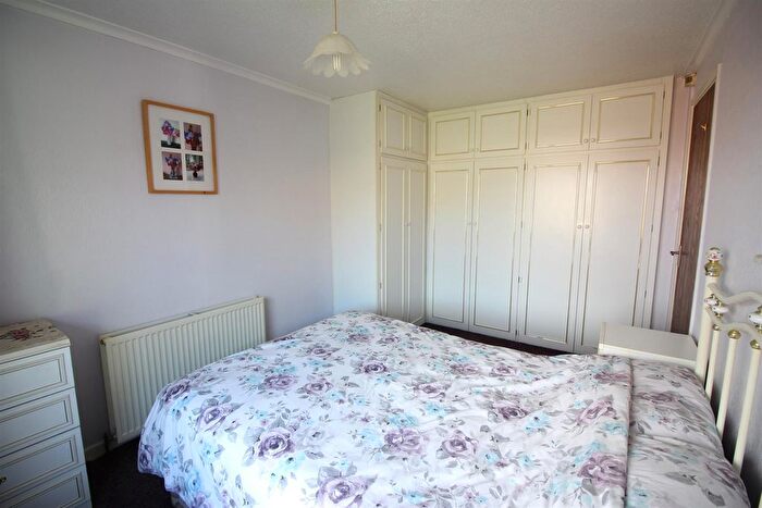 2 Bedroom Semi-Detached Bungalow For Sale In Rockingham Way, Leeds, LS15