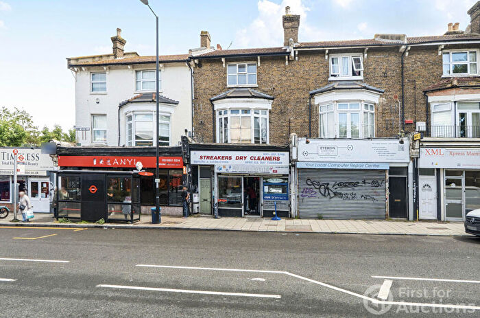 2 Bedroom Apartment For Sale In Burnt Ash Hill, London, SE12