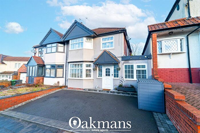 3 Bedroom Semi Detached House For Sale In Pottery Road, Oldbury, West Midlands, B68