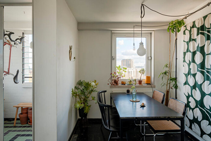 2 Bedroom Flat For Sale In Offenbach House, Offenbach House, Mace Street, London, E2