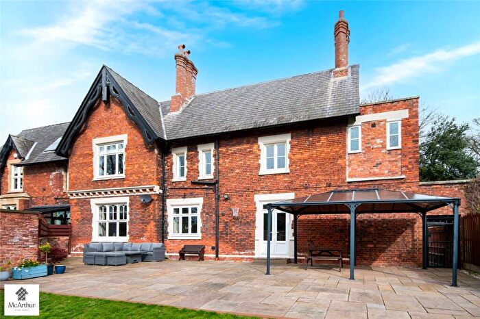 4 Bedroom Semi-Detached House For Sale In Plumtree Houses, Plumtree, Harworth, Doncaster, DN11