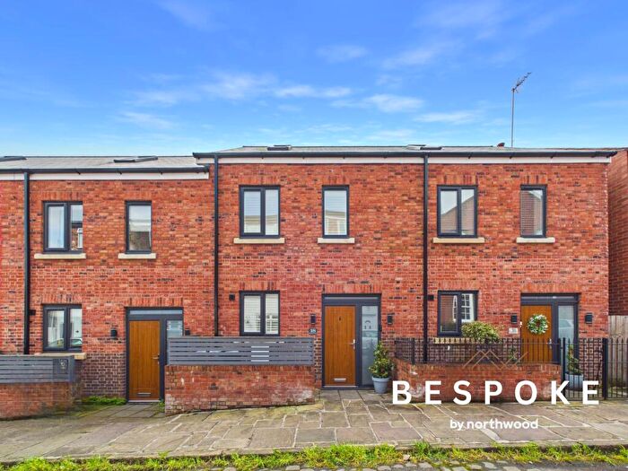 3 Bedroom Town House To Rent In Hatton Street, Macclesfield, SK11