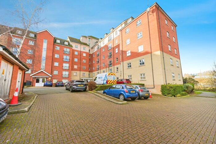 2 Bedroom Flat For Sale In Palgrave Road, Bedford, Bedfordshire, MK42