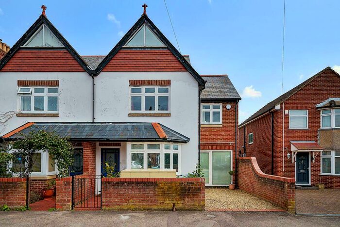 3 Bedroom Semi-Detached House To Rent In Stile Road, Headington, OX3