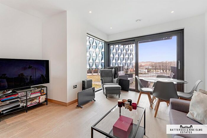 1 Bedroom Flat To Rent In Legacy Building, Embassy Gardens, SW11