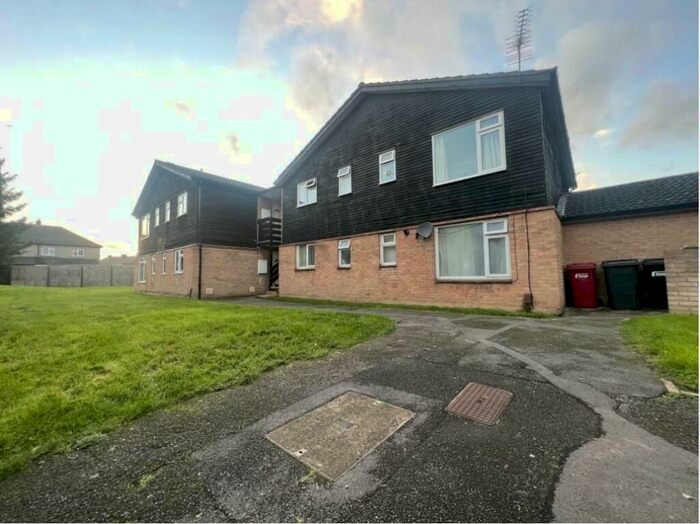 1 Bedroom Apartment To Rent In Holmedale, Slough, SL2