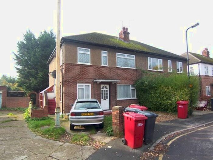 2 Bedroom Maisonette To Rent In Clifton Road, Slough, SL1