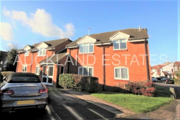 Studio To Rent In Vincenzo Close, Welham Green, AL9