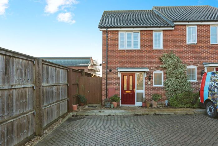 2 Bedroom Semi Detached House For Sale In Brooke Way, Stowmarket, IP14