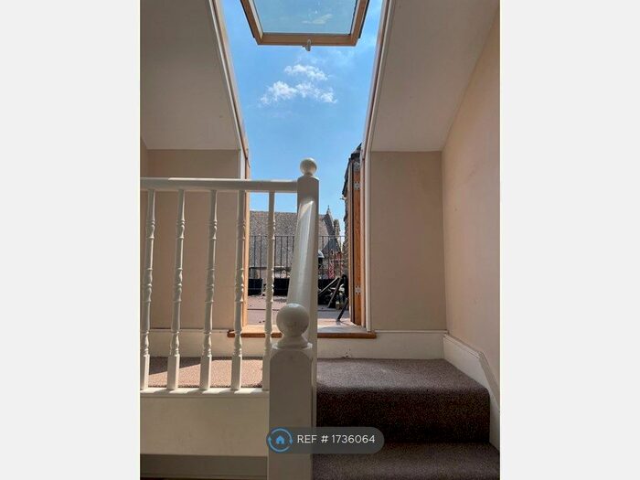 3 Bedroom Maisonette To Rent In Sandmere Road, London, SW4