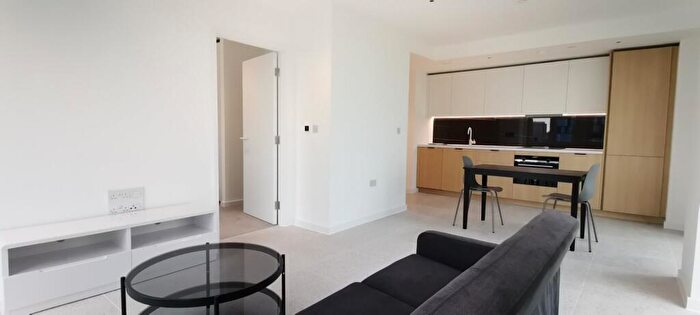 1 Bedroom Flat To Rent In Bouchon Point, Cendal Crescent, E1