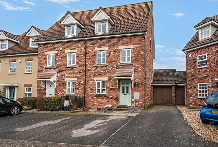 3 Bedroom End Terrace House For Sale In Adams Land, Coalpit Heath, Bristol, Gloucestershire, BS36