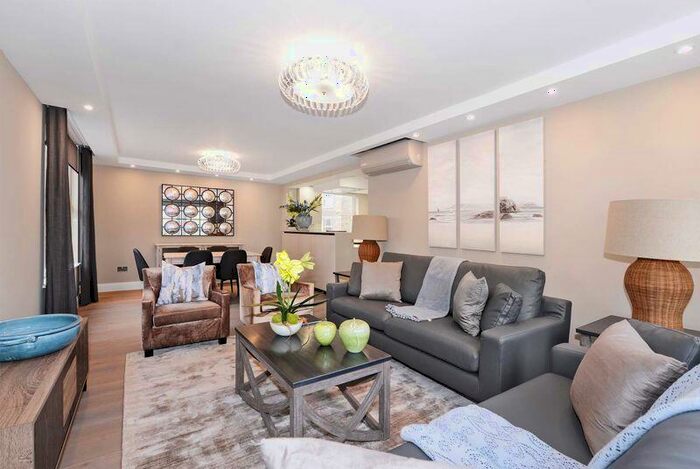 3 Bedroom Apartment To Rent In St. Johns Wood Park, NW8