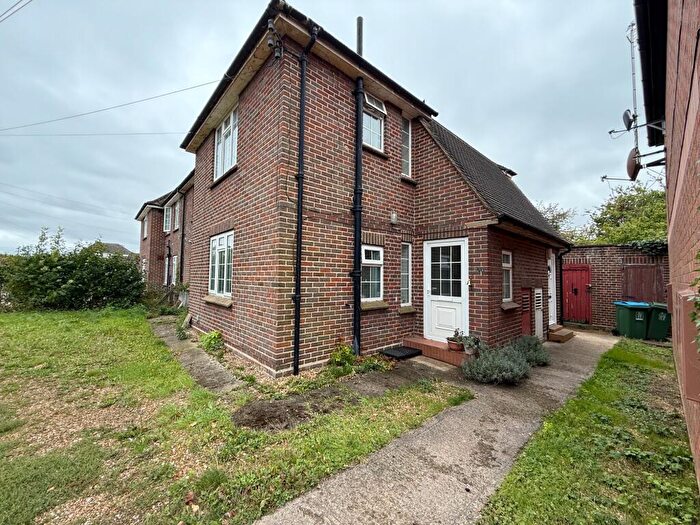 2 Bedroom Apartment To Rent In Mandeville Road, Aylesbury, HP21