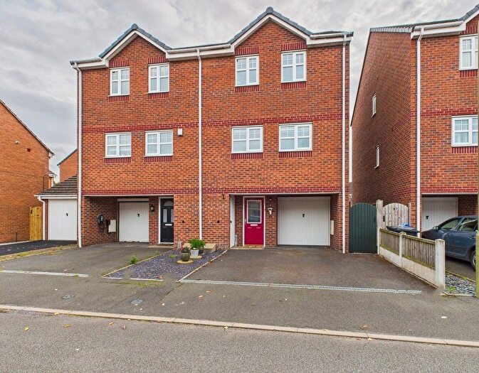 4 Bedroom Semi-detached House For Sale In Stuart Way, Market Drayton, Shropshire, TF9