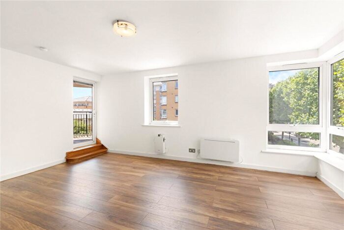 2 Bedroom Apartment To Rent In Adventurers Court, Newport Avenue, E14