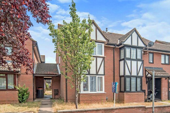 2 Bedroom Terraced House To Rent In Hurst Grove, Bedford, MK40