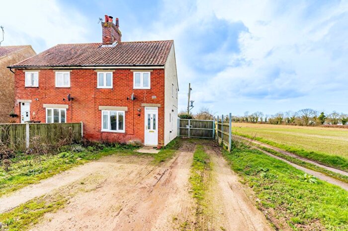 2 Bedroom Semi Detached House For Sale In Hill Top, Neatishead, NR12