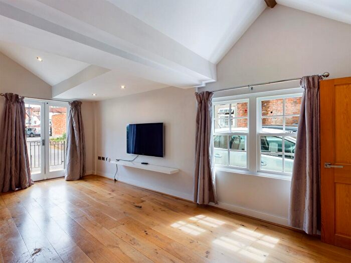 1 Bedroom Bungalow To Rent In Cross St, Town Centre, Basingstoke, RG21