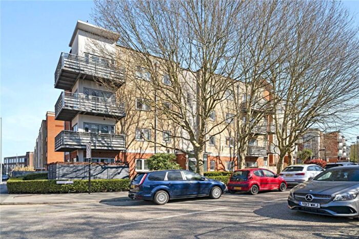 2 Bedroom Flat For Sale In Bedgebury Court, Hawker Place, Walthamstow, London, E17
