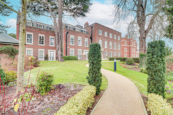 2 Bedroom Apartment To Rent In Townsend Lane, Harpenden, AL5