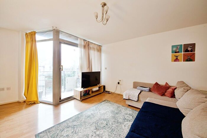1 Bedroom Flat To Rent In Violet Road, London, E3