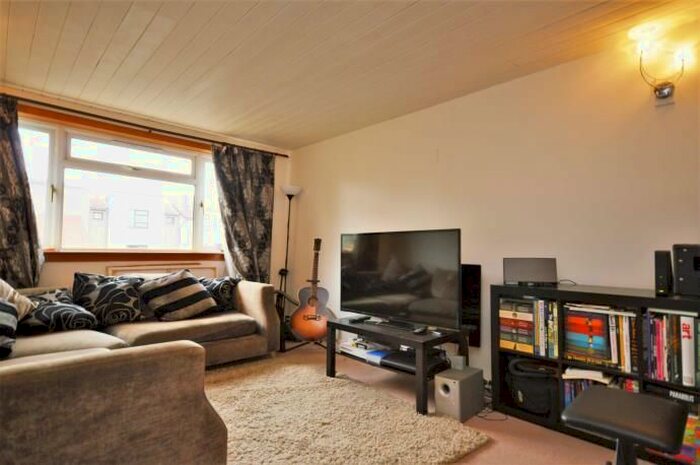 1 Bedroom Flat To Rent In Cramond Green, Edinburgh, EH4