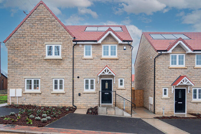 3 Bedroom House To Rent In Buckram Road, Bradford, BD6