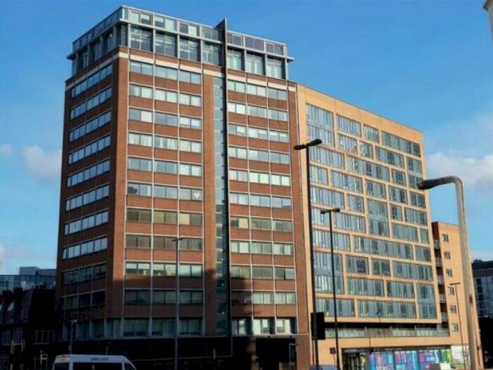 2 Bedroom Flat To Rent In Westside One, Suffolk Street Queensway, Birmingham, West Midlands, B1