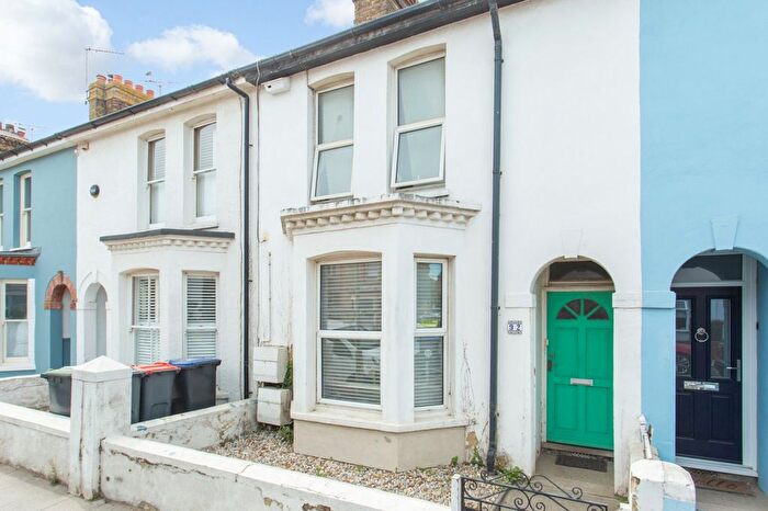2 Bedroom Flat For Sale In Nelson Road, Whitstable, CT5