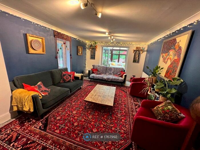 6 Bedroom Detached House To Rent In Kings Green, Daventry, NN11