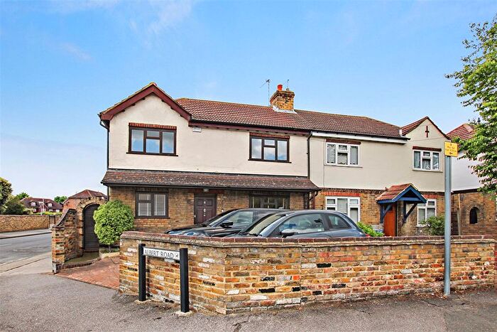 3 Bedroom Semi Detached House To Rent In Albert Road, Bexley, DA5