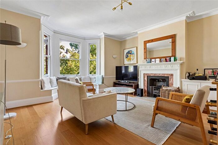3 Bedroom Maisonette For Sale In Elmfield Road, London, SW17