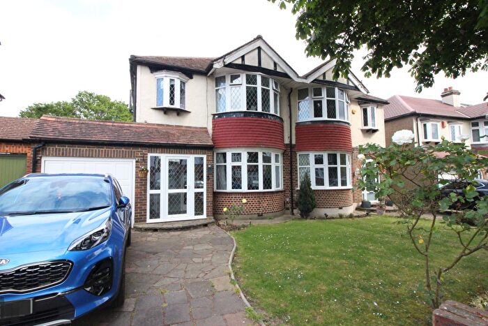 3 Bedroom Semi Detached House For Sale In Burnham Drive, Worcester Park, KT4