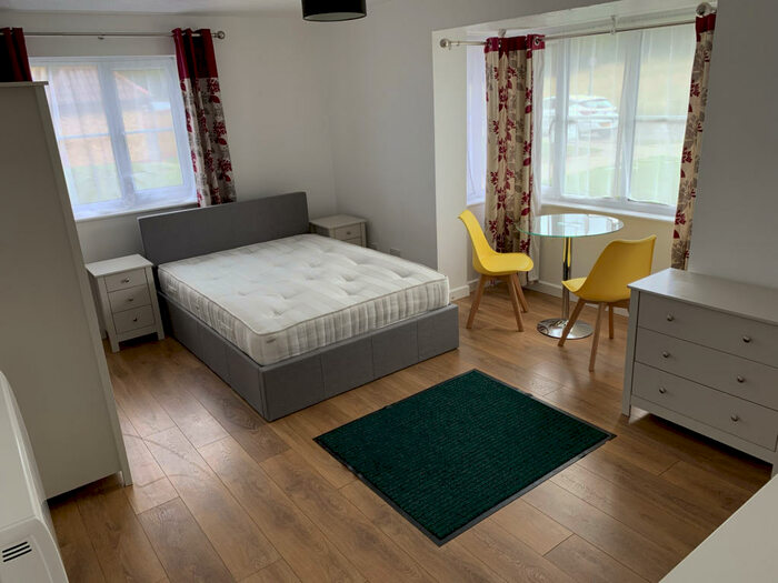 Studio To Rent In Frobisher Road, Erith, Kent, DA8