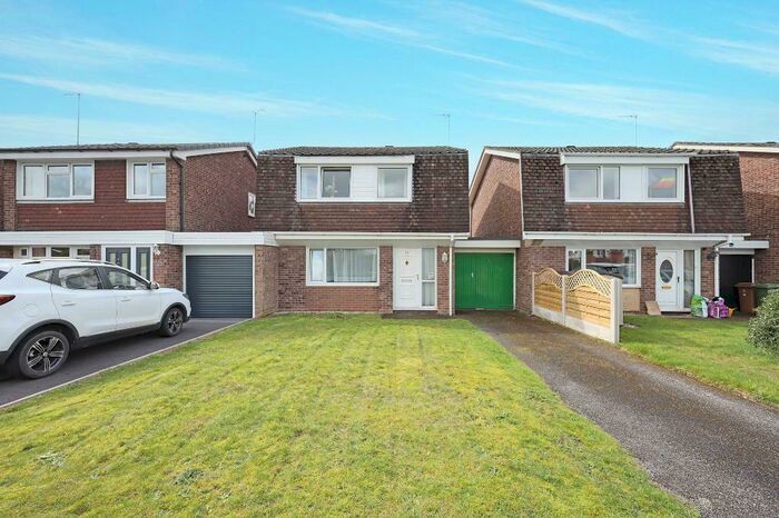 3 Bedroom Detached House For Sale In Cedars Drive, Stone, Staffs, ST15