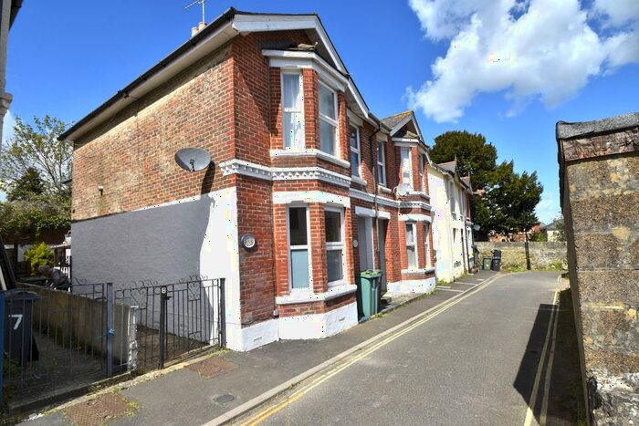 1 Bedroom Maisonette To Rent In Scinde Crescent, Shanklin, PO37