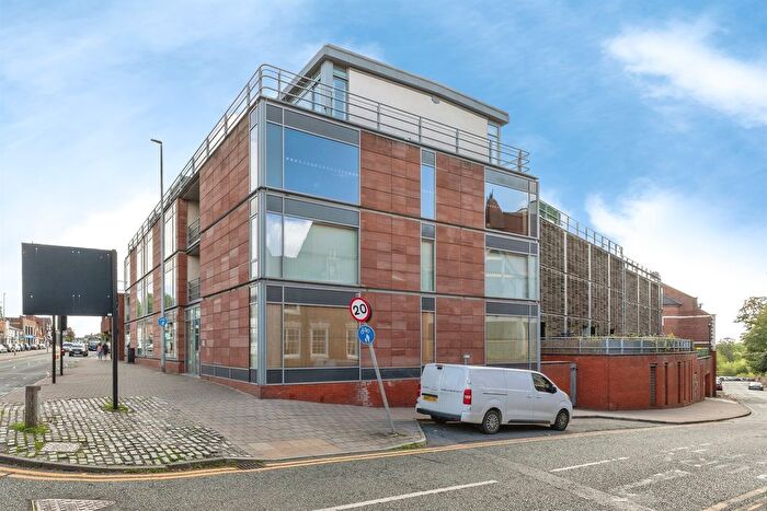 2 Bedroom Flat For Sale In Dee Lane, Chester, CH3