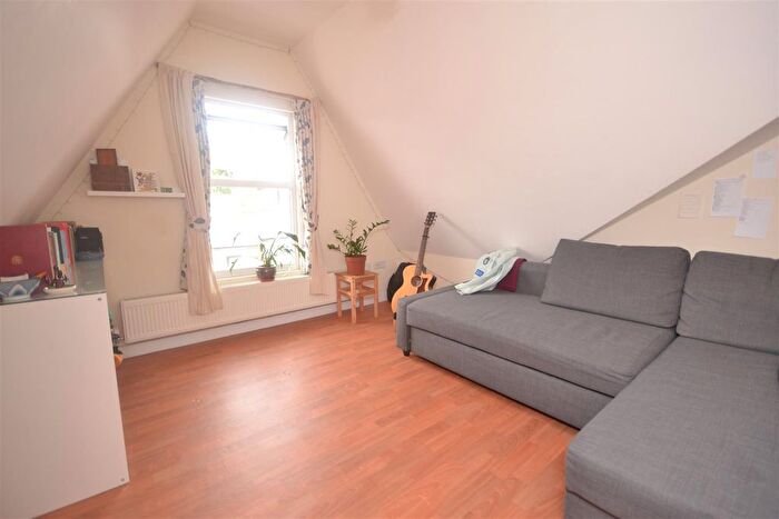 Studio To Rent In Grange Avenue, Earley, Reading, RG6