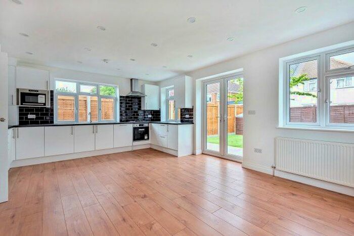 3 Bedroom Bungalow To Rent In Maberley Road, Beckenham, BR3