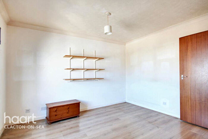 1 Bedroom Apartment To Rent In Marine Parade East, Clacton-on-sea, CO15