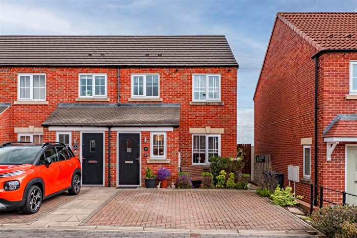 2 Bedroom Town House For Sale In Beacon View, Barnsley, S71