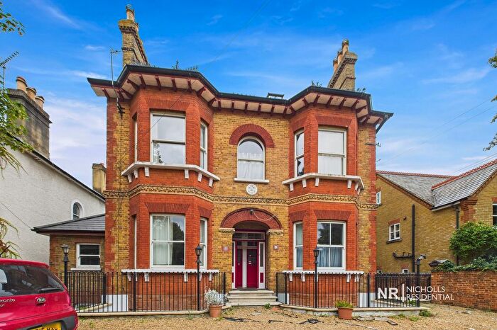 4 Bedroom Flat To Rent In Worple Road, (Basement Flat), Epsom, Surrey., KT18