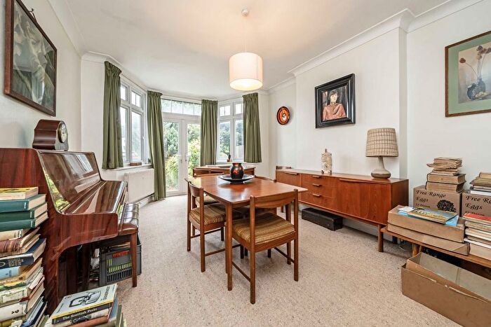 4 Bedroom Detached House For Sale In Greyhound Hill, London, NW4