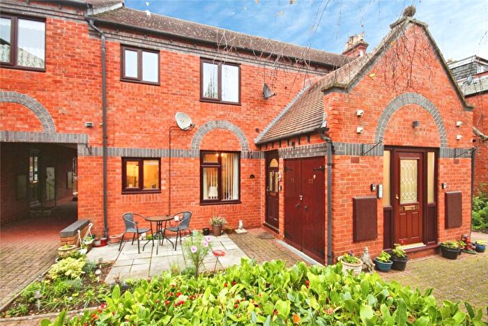 2 Bedroom Flat For Sale In Priory Walk, Cross Street, Warwick, Warwickshire, CV34