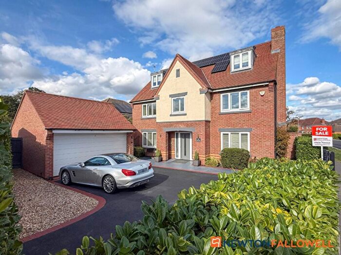 5 Bedroom Detached House For Sale In Dale Way, Fernwood, NG24