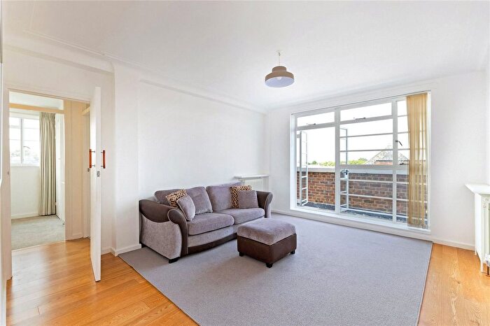 2 Bedroom Flat To Rent In Sheen Road, Richmond, TW9