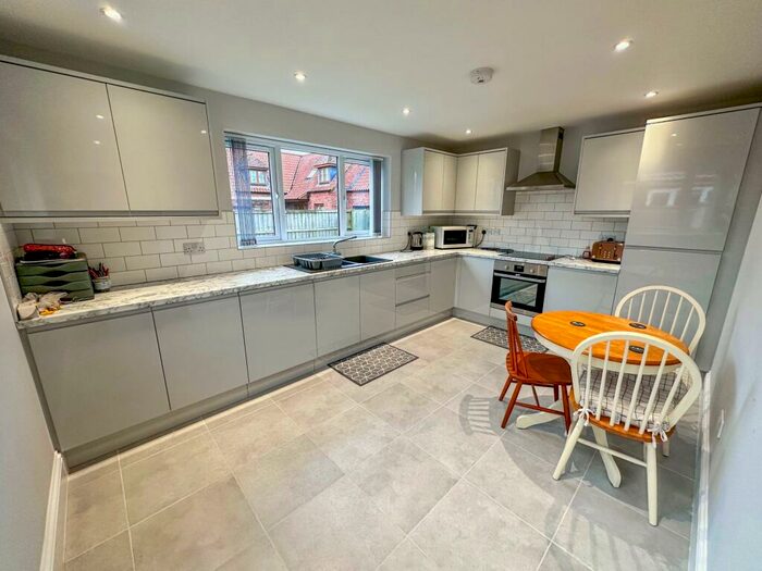 3 Bedroom Detached Bungalow To Rent In Wragby Road East, North Greetwell, Lincoln, LN2