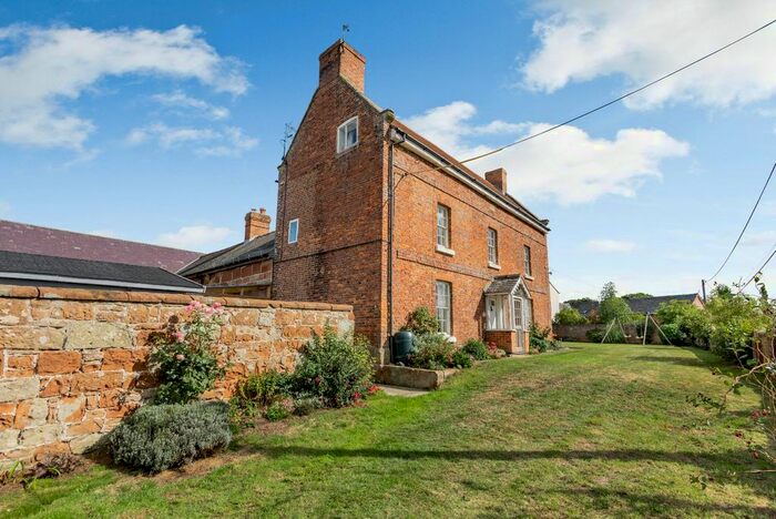 4 Bedroom Link Detached House For Sale In Little Ness, Shrewsbury, Shropshire, SY4