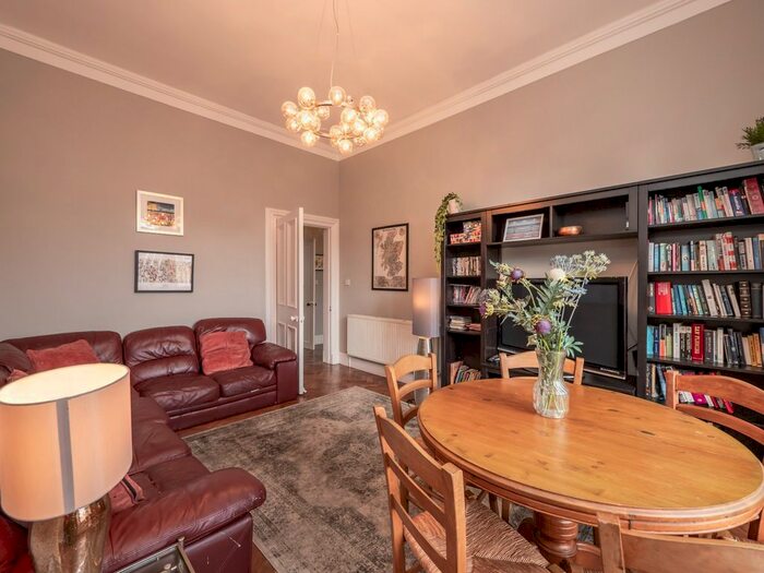 3 Bedroom Flat To Rent In Castle Terrace, Edinburgh, EH1